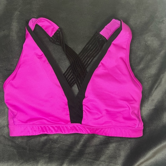 2 for 20$ Victoria Secret Sport Collection - Like new sports bra - Size M - Picture 4 of 5